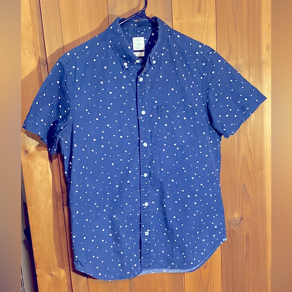 Gap short sleeve button down Medium